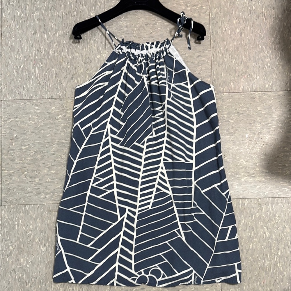 RARE MANUHELII DRESS Stylish Blue and White Patterned Dress